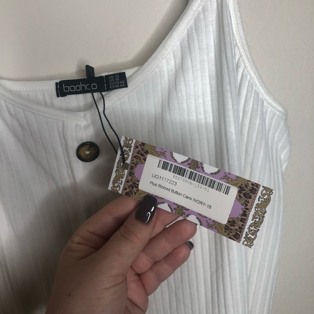 *NEW* Boohoo Plus Ribbed Button Ivory Cami - Picture 4 of 6